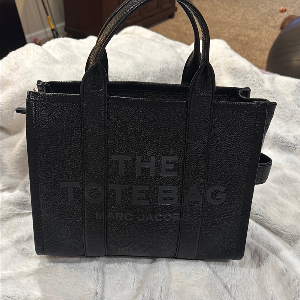Marc Jacobs Black leather tote bag with 2 straps